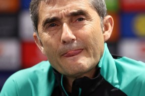 包含转折点毕尔巴鄂竞技防线松动，欧超杯转会期攻防权衡，震撼外界，训练强度明显提升的词条