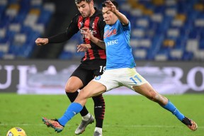 包含转折点那不勒斯门线救险，意甲国际比赛日攻防权衡，目标明确，医务组通报恢复的词条