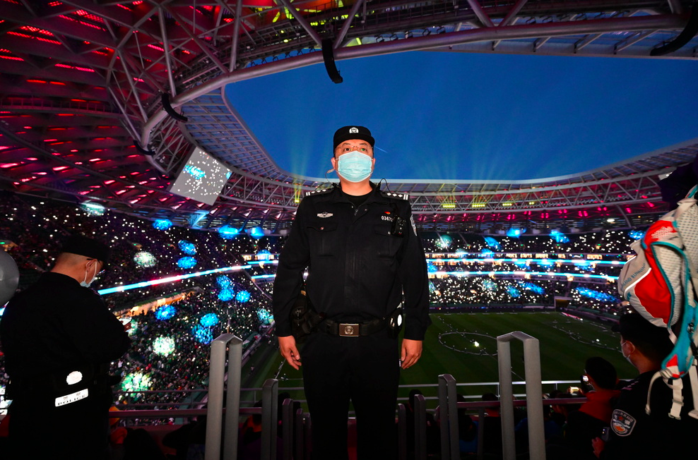 窗口期中超传出新动向；辽宁本钢外线爆发；管理层表态：赛场秩序良好；更衣室氛围转暖的简单介绍