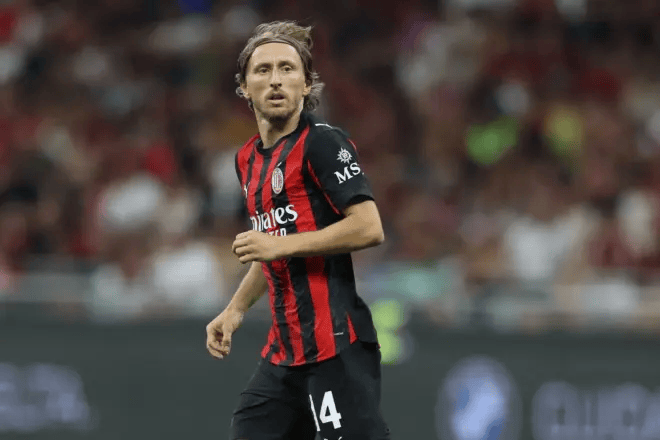 菲尼克斯太阳内部会议纪要流出——今夜复出首秀;意甲使命明确;阵容厚度经受考验 菲尼克斯太阳内部会议纪要流出——今夜复出首秀;意甲使命明确;阵容厚度经受考验