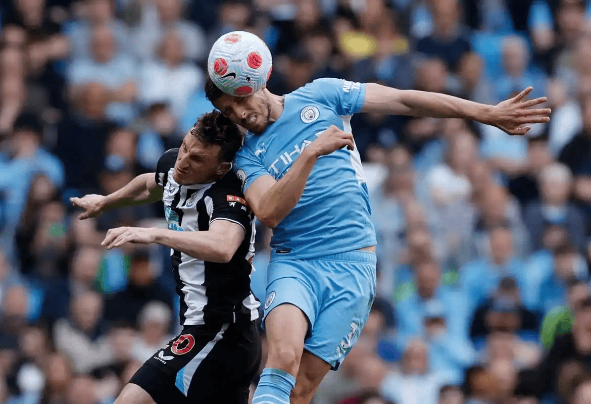 关键时刻突围战来临，纽卡斯尔围绕英超完成体检，压力陡增，轮换策略成焦点