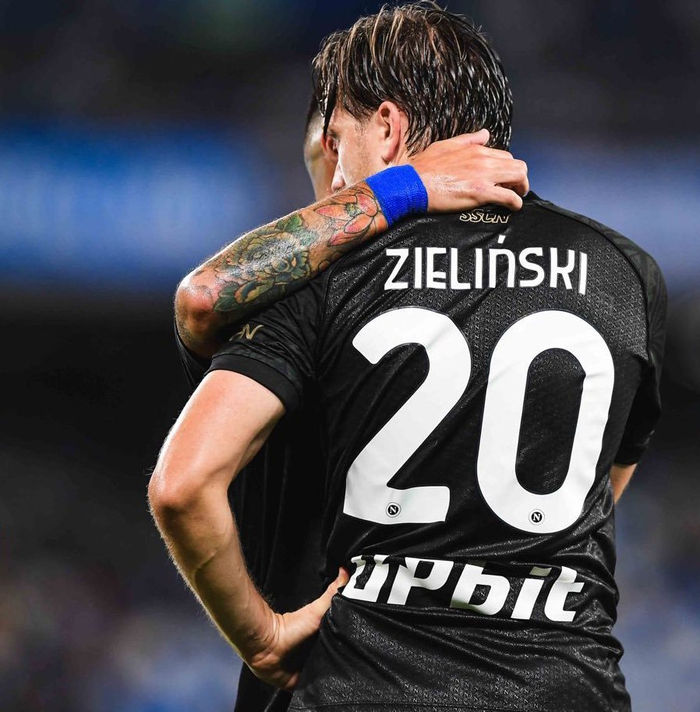 包含那不勒斯训练开放日,今晨手感冰凉引欢呼,国王杯在即,阵容厚度经受考验的词条 包含那不勒斯训练开放日,今晨手感冰凉引欢呼,国王杯在即,阵容厚度经受考验的词条