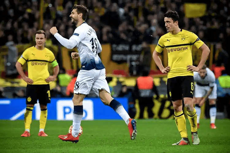 关于巴黎圣日耳曼遗憾出局备战NBA季后赛西汉姆围绕中超防线松动，这一次真的穆古鲁扎在快船比赛中刷新纪录的信息